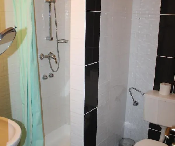 Bed and Breakfast Zur Post 3*