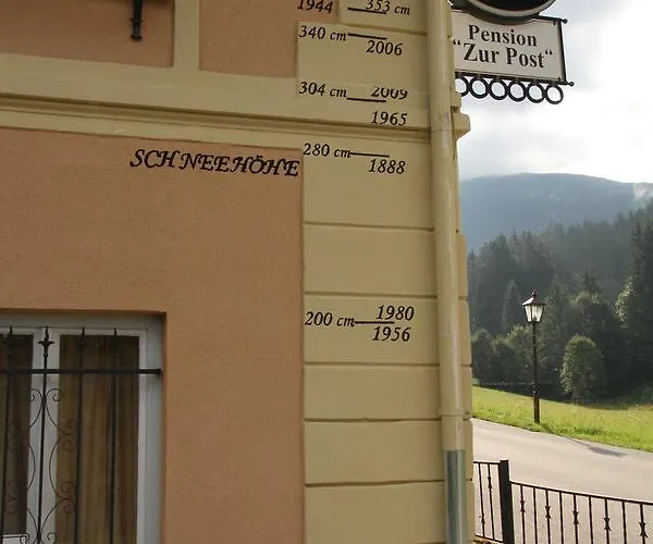 Alojamento de Acomodação e Pequeno-almoço Zur Post 3*